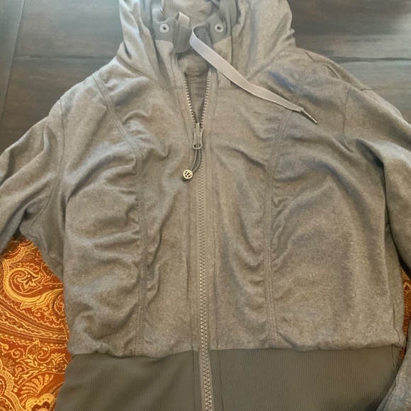 Lululemon Dance Studio Jacket Women Gray Reversible Full Zip Hooded, size 6,NWOT - Picture 8 of 10